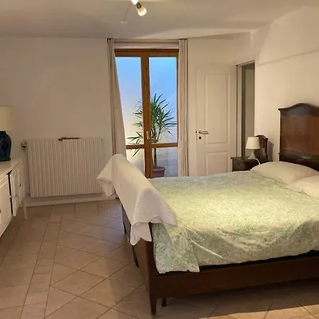 Appartement Un Prive' Nel Bosco Brunate